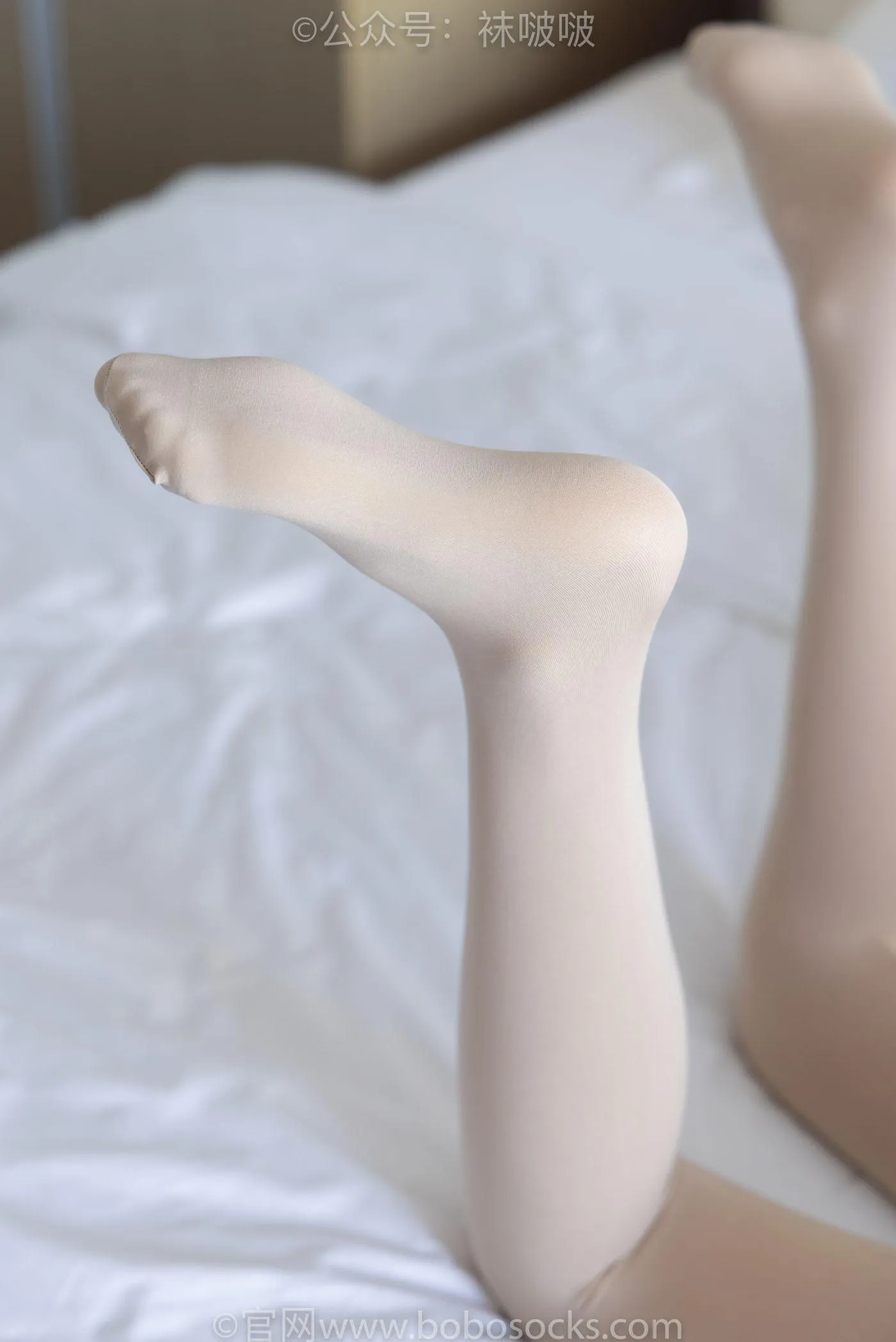 [BoBoSocks袜啵啵]NO.031 小奶熊-AJ板鞋、白棉袜、厚肉丝 [149P]插图4